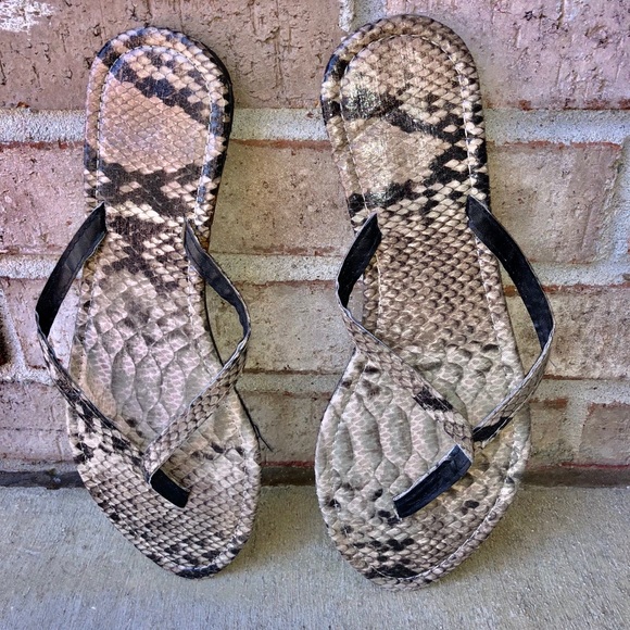 Printed flip flops - Picture 1 of 3